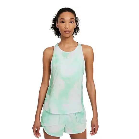 🆕 NIKE Icon Clash City Sleek Running Tank SIZE MEDIUM - Picture 1 of 13